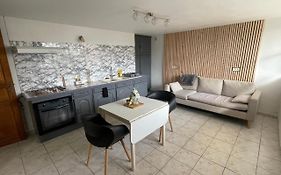 Appartement Avec Petit Jardin